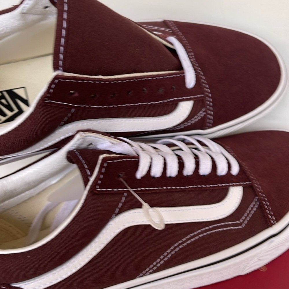 Vans WMNS Old Skool
Color Theory Bitter Chocolate 
VN0005UF7YO
Sneakers - Picture 16 of 16